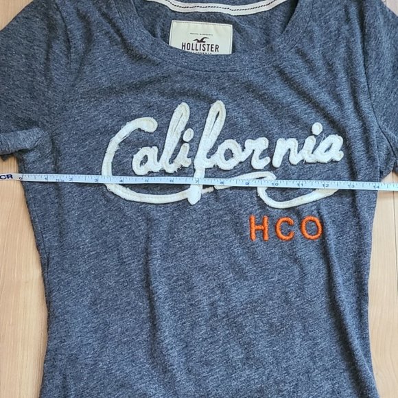 Hollister Graphic T-Shirt - Picture 5 of 8